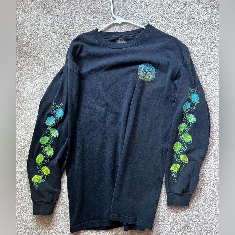 Santa Cruz Long sleeve tshirt.worn but still good. Awesome design